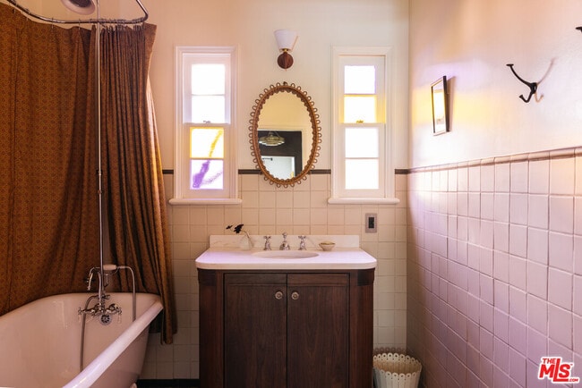 Building Photo - 11523 Albers St