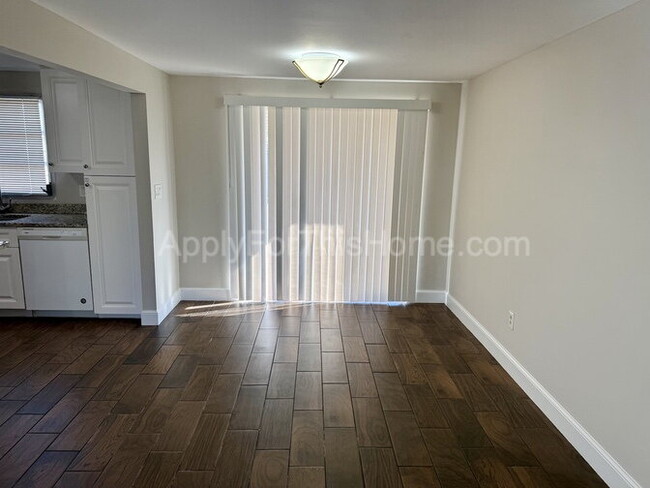 Building Photo - Single Family Home