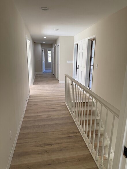 Building Photo - 5500 Vagabond Ln N