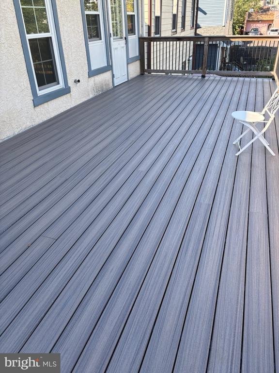 Building Photo - 129 Shearer St