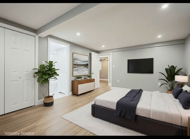 Building Photo - 16 Hawes St