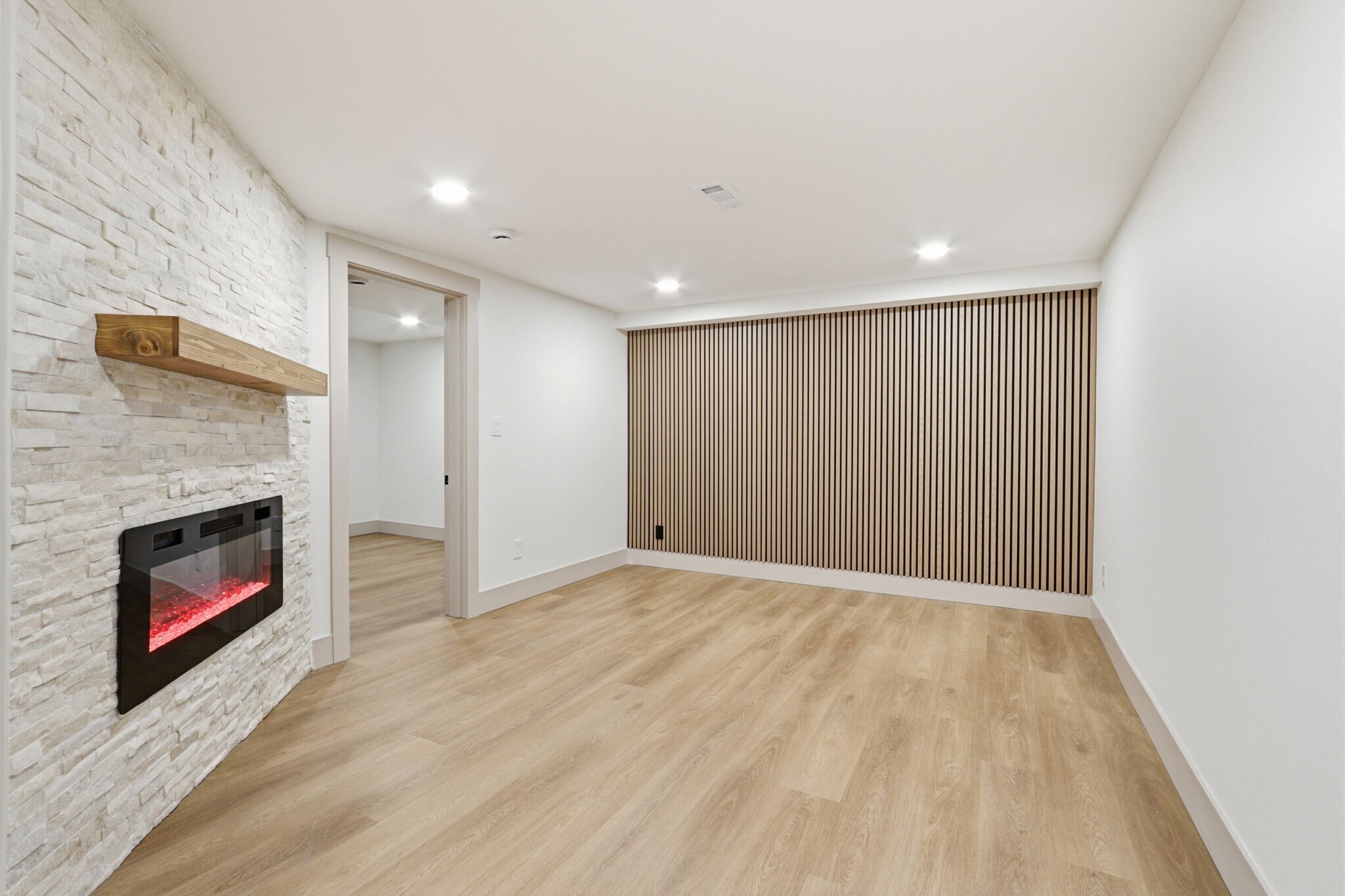 Building Photo - 437 NE Fargo St