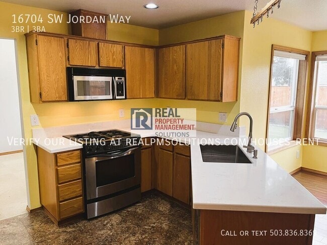 Building Photo - 16704 SW Jordan Way