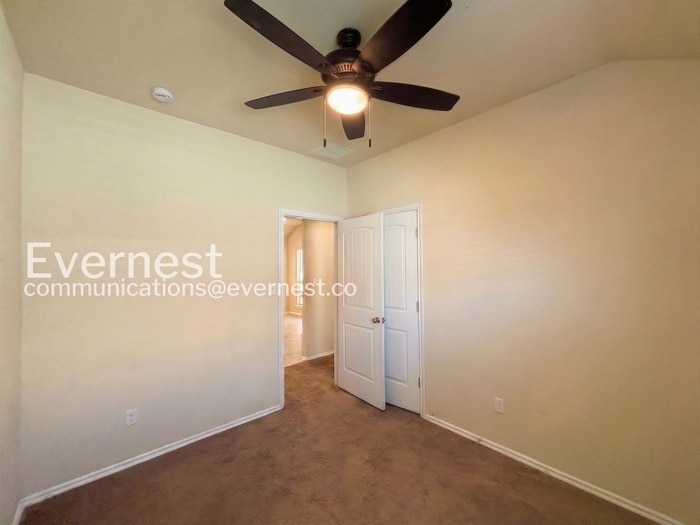 Building Photo - 12904 Tinker St