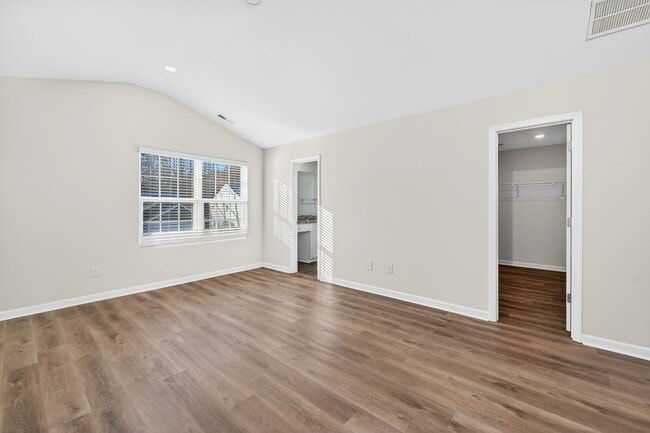 Building Photo - Available now! Stunning 3-Bedroom Home in Meredith Woods