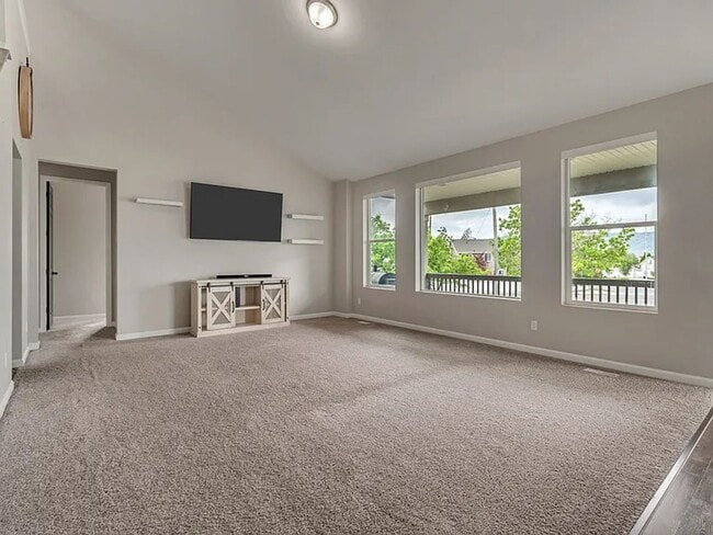 Building Photo - 3 Bedroom 2.5 Bathroom Home in Lehi!
