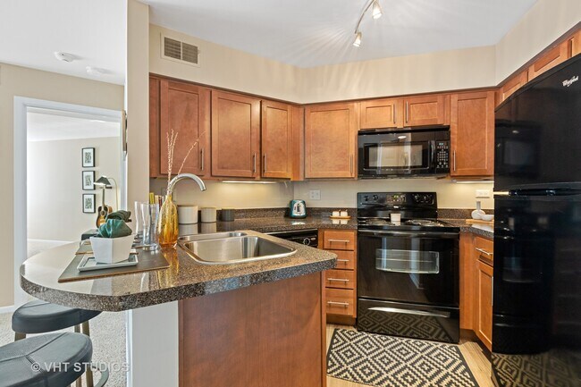 Building Photo - 1611 Westminster Dr
