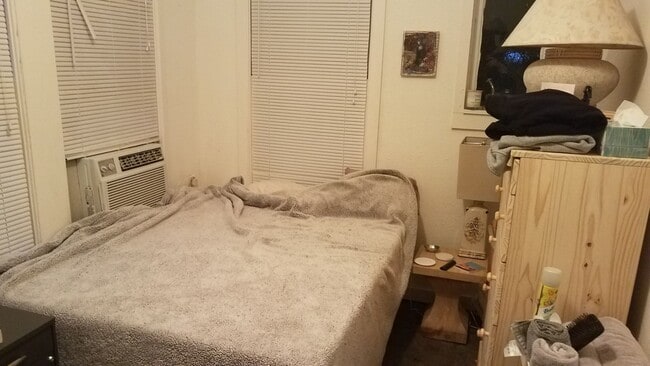 Building Photo - Historic 1 Bedroom, 1 Bathroom Duplex (wit...