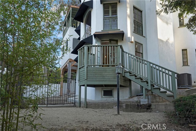 Building Photo - 2416 Moreno Dr