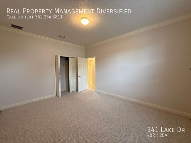 Building Photo - 341 Lake Dr