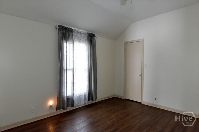 Building Photo - 302 Jefferson St