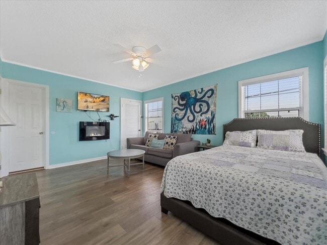 Building Photo - 3801 1st Ave S