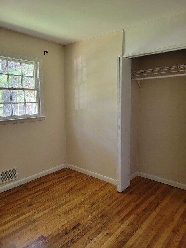 Building Photo - 3 bedroom house in Athens!