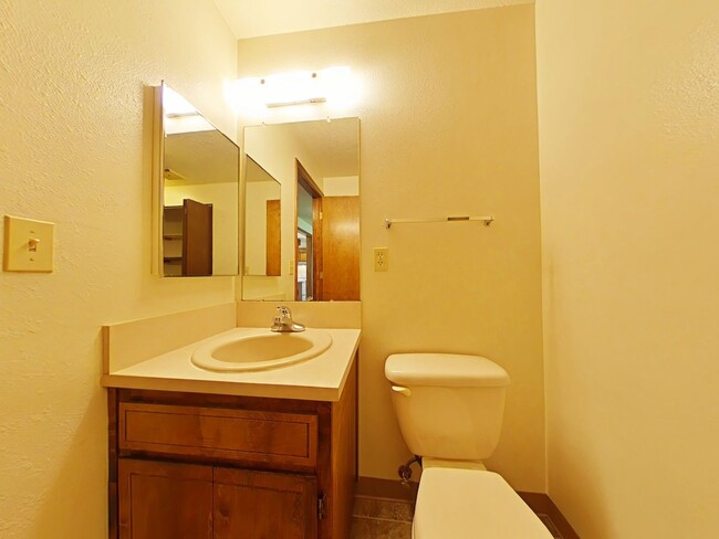 Building Photo - 3 Bedroom House ~ South Corvallis ~ Pet Fr...