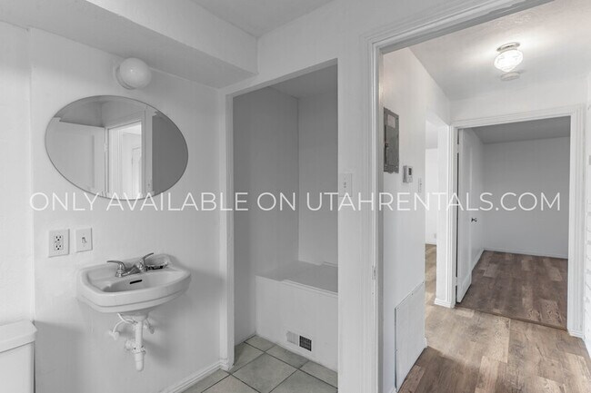 Building Photo - 159 S 500 E