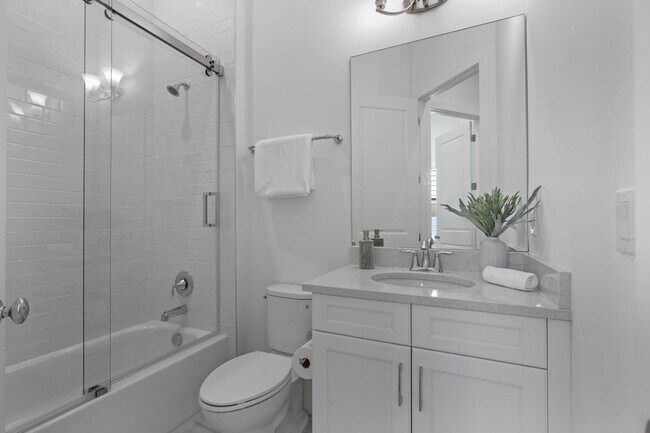 Building Photo - 13710 Artisan Cir