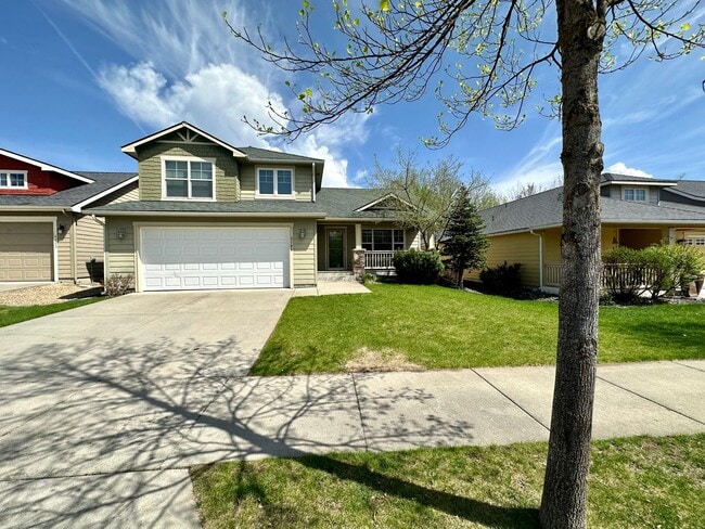 Building Photo - LARGE SINGLE FAMILY HOME ON CORNWALL (RPM#220)