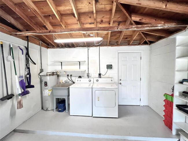 Building Photo - 4640 Taray Ln