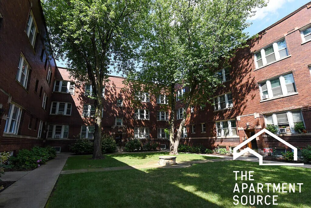 Building Photo - 4714 N Racine Ave