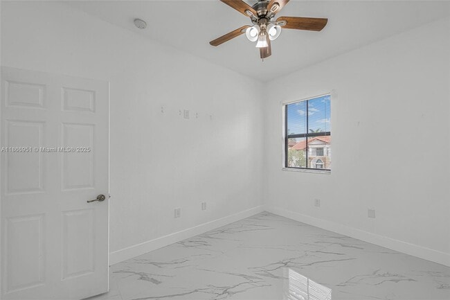 Building Photo - 642 SE 37th Pl