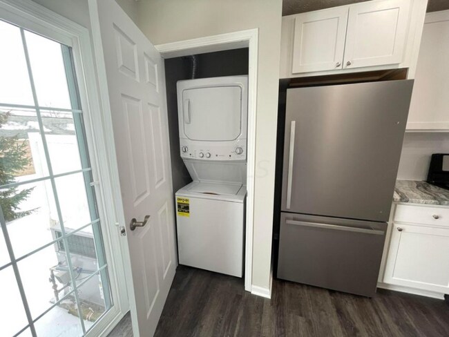 Building Photo - 6018 Brice Park Dr