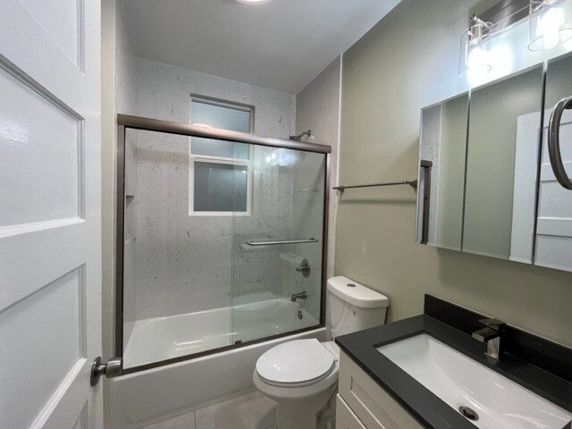 Building Photo - 1360 Pine St