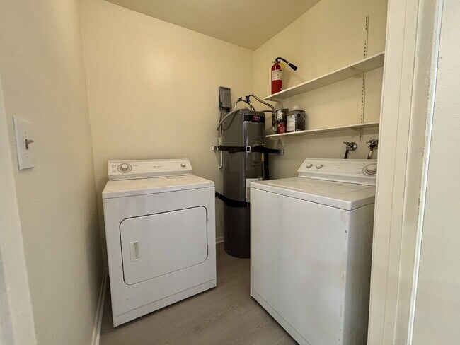 Building Photo - Updated Downstairs 2 Bed | 1 Bath Apartment – Move-In Ready