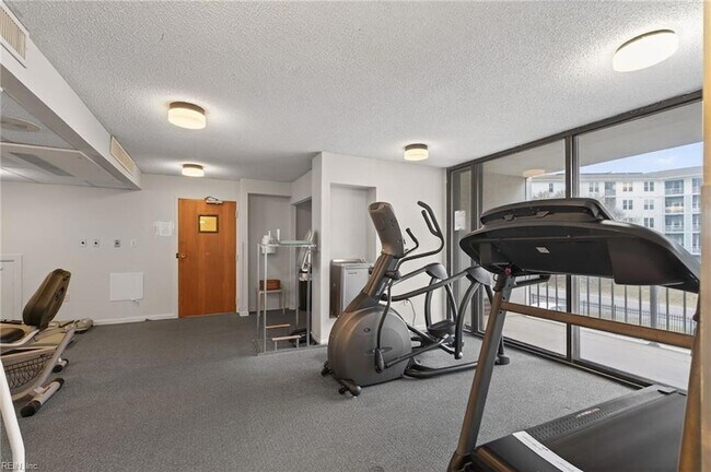 Building Photo - 3288 Page Ave