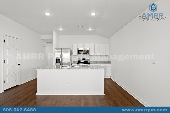 Building Photo - 1008 SW Shirley Ave