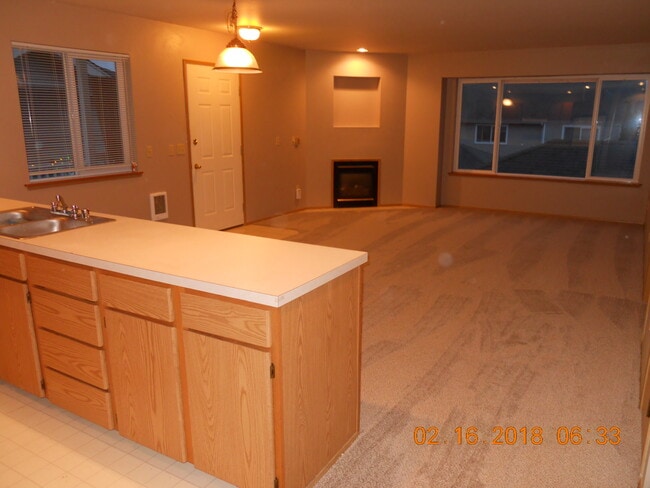 Living room - 3612 Michelle Ln