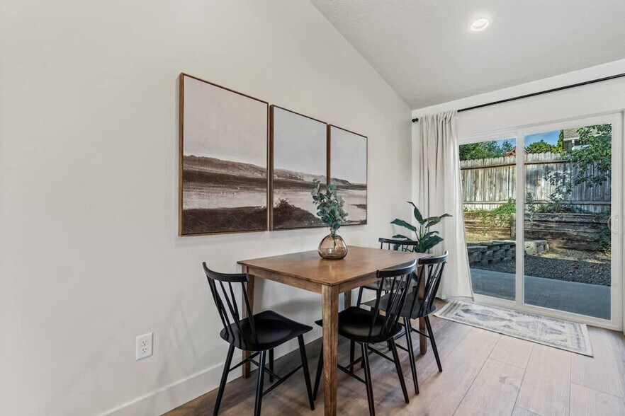 Building Photo - 44 S Sugar Loop Ln