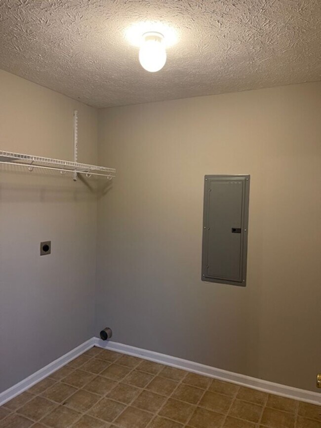 Building Photo - 1429 Huron Way