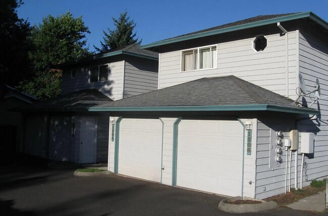 Building Photo - 1202 SW 257th Dr