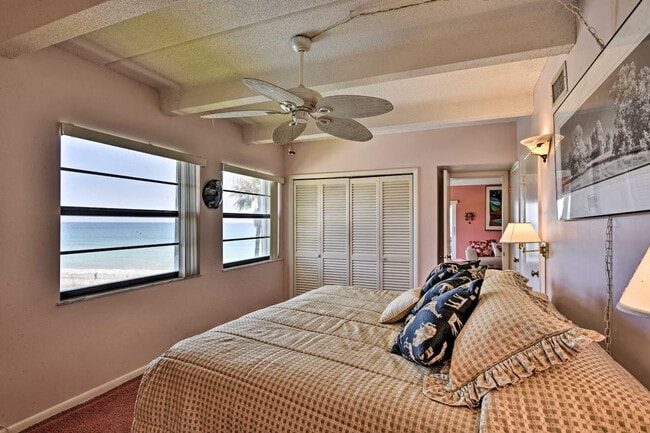 Building Photo - 4410 Jimmy Buffett Mem Hwy