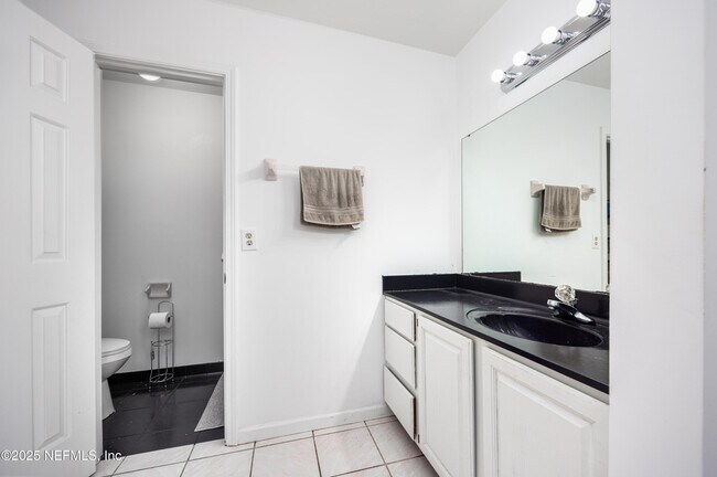 Building Photo - 2388 Halperns Way