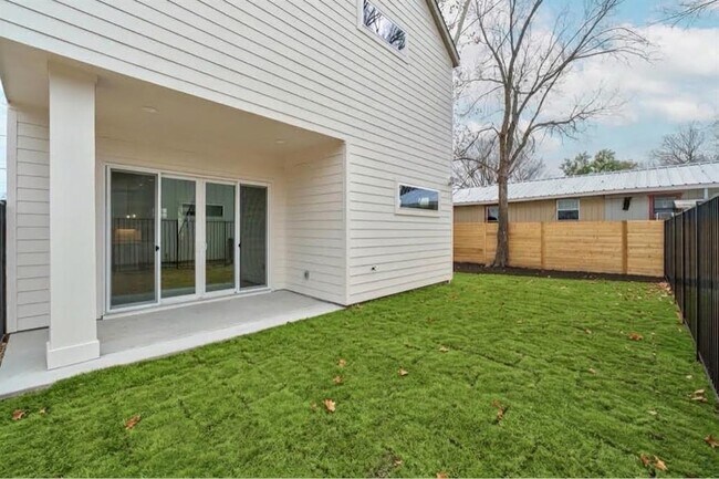Building Photo - 6107 Richardson Ln