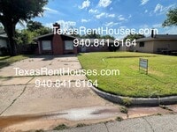 Building Photo - Amazing Neighborhood! Walking Distance to ...