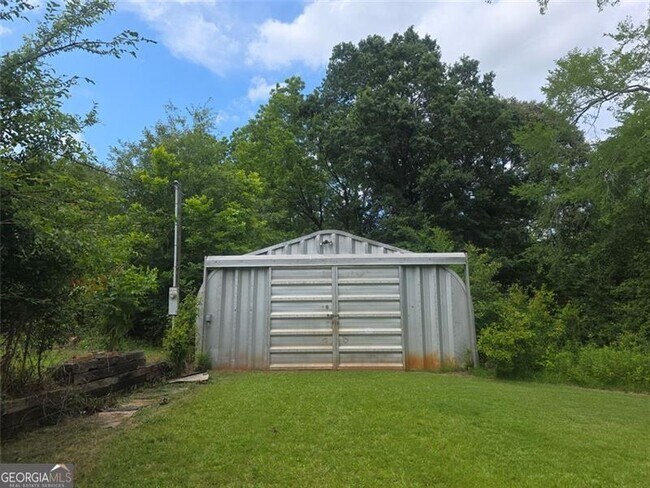 Building Photo - 220 Tuscarora Trail