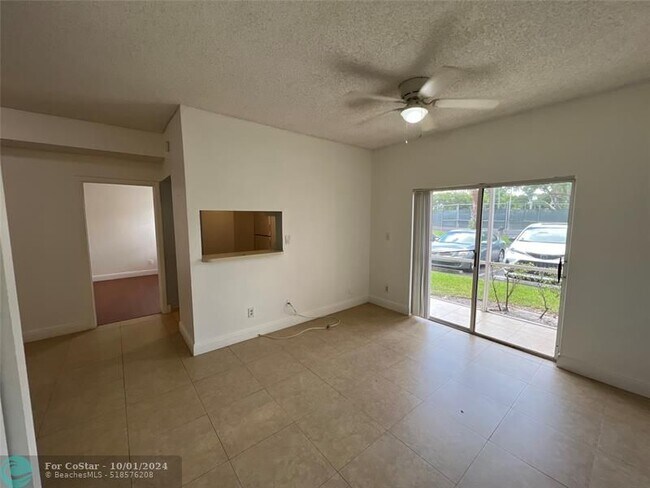 Building Photo - 840 Cypress Park Way