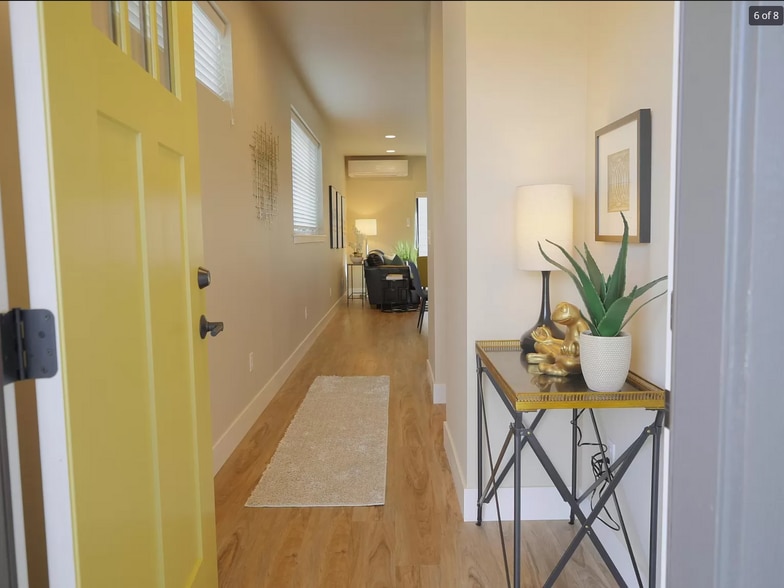 Primary Photo - 1096 E Fairhaven Ave