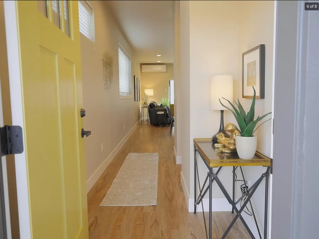 Building Photo - 1096 E Fairhaven Ave