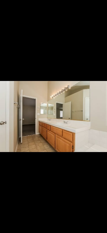 Building Photo - 1835 Monte Alban Dr