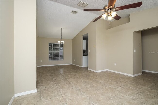 Building Photo - 725 Maderia Ct