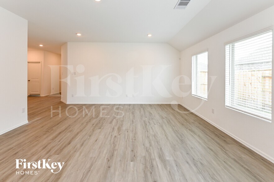 Building Photo - 5214 Eagleton Dr