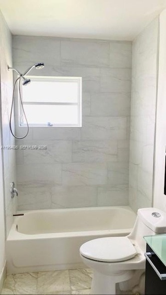 Building Photo - 1836 Arthur St