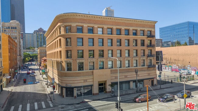 Primary Photo - 257 S Spring St