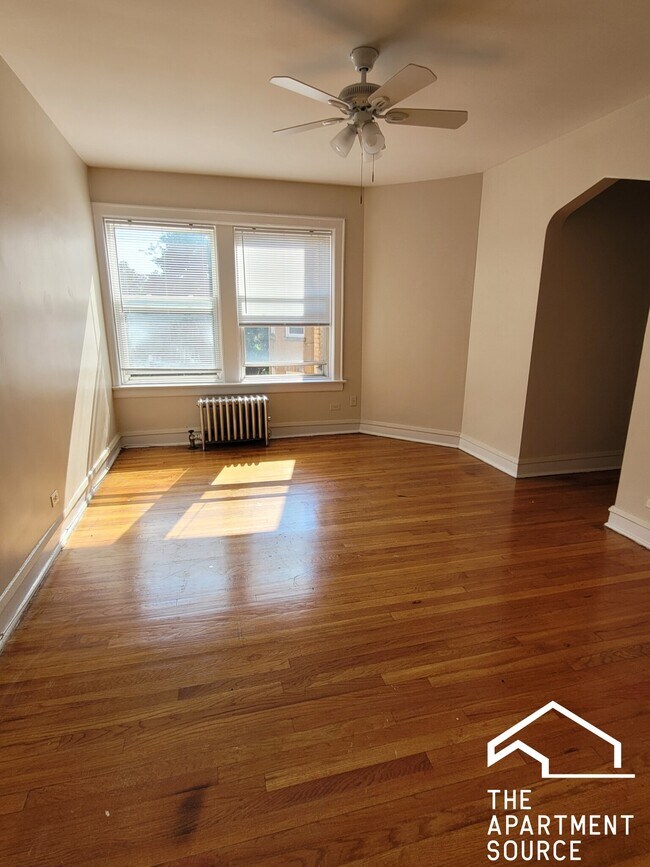 Building Photo - 5026 N Springfield Ave