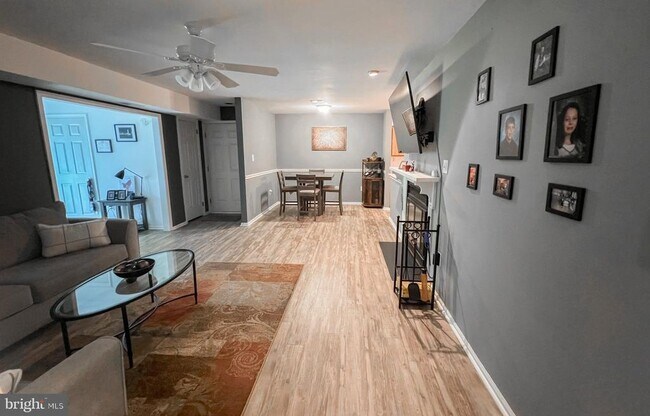 Building Photo - 81 W Bluebell Ln