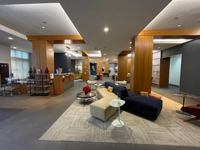 Building Photo - 77 W Huron St