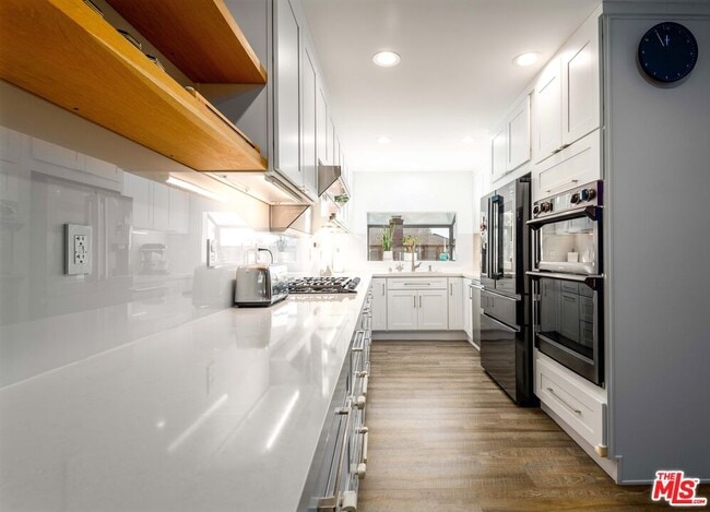 Building Photo - 5848 Canterbury Dr